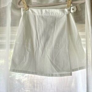 Vintage Newport News Easy Style Buckle White Cotton Skirt Shorts Skort Wrap
